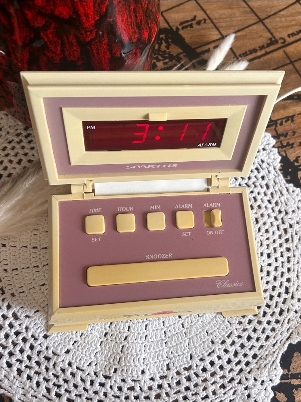Vintage Spartus Floral Digital Alarm Clock | Jewelry Box Style Rose Clock retro